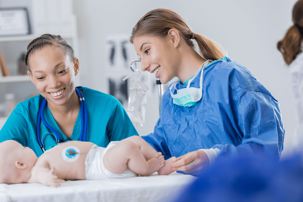 infermieri pediatrici nove posti in più al coso di laurea di infermieristica pediatrica